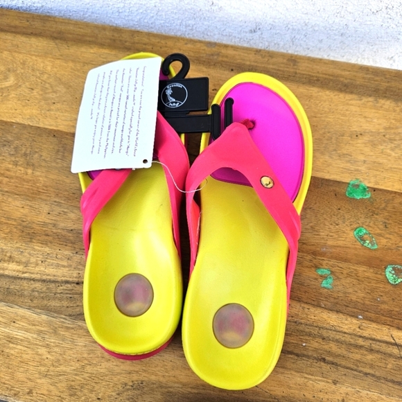 Hawaiian Jellys Ultra Comfort Mango  Unisex  Sandals Women's Size 8 - Picture 7 of 14